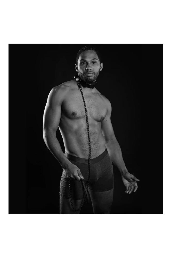 Sincerely by Sportsheets - Bow Tie Collar & Leash - Black - Stag Shop