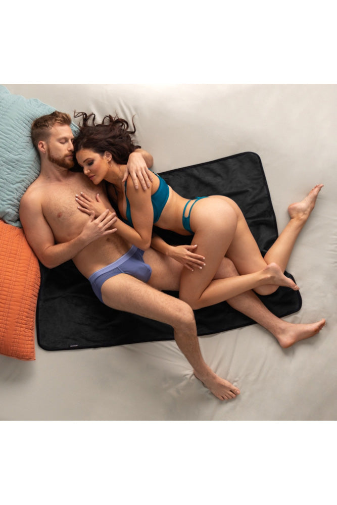 Liberator - Fascinator Throw Blanket - Travel Size - Stag Shop