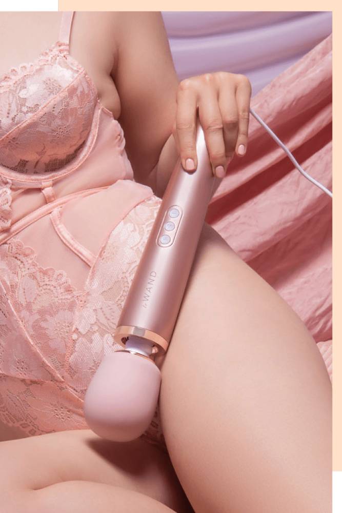 Le Wand - Plug-In Vibrating Massager - Rose Gold - Stag Shop