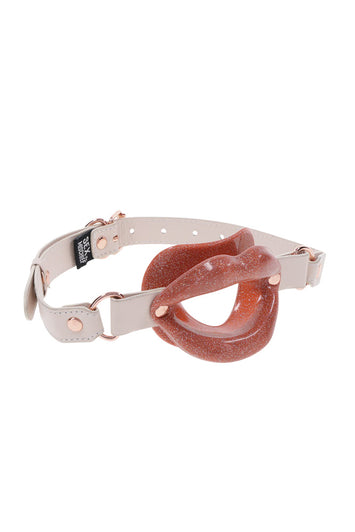 Sex & Mischief - Peaches 'N CreaMe - Silicone Lips Gag - Peach/Rose Gold - Stag Shop