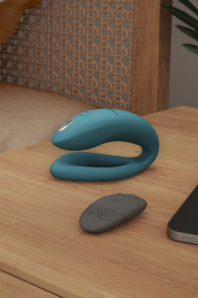 We-Vibe - Sync O Adjustable Dual Couples Vibrator - Green Velvet - Stag Shop